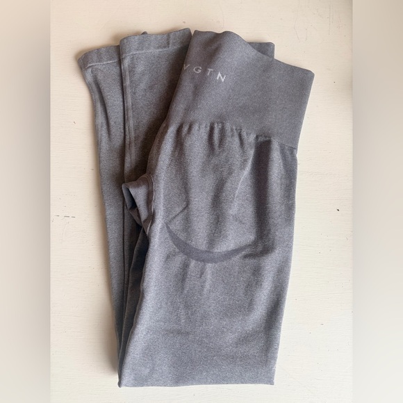 NVGTN Cold Brew High Rise Viral Contour Seamless Leggings - Picture 3 of 6